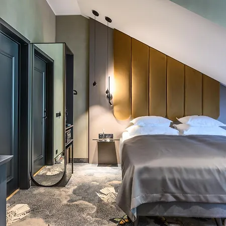 فندق Hotell Moe *